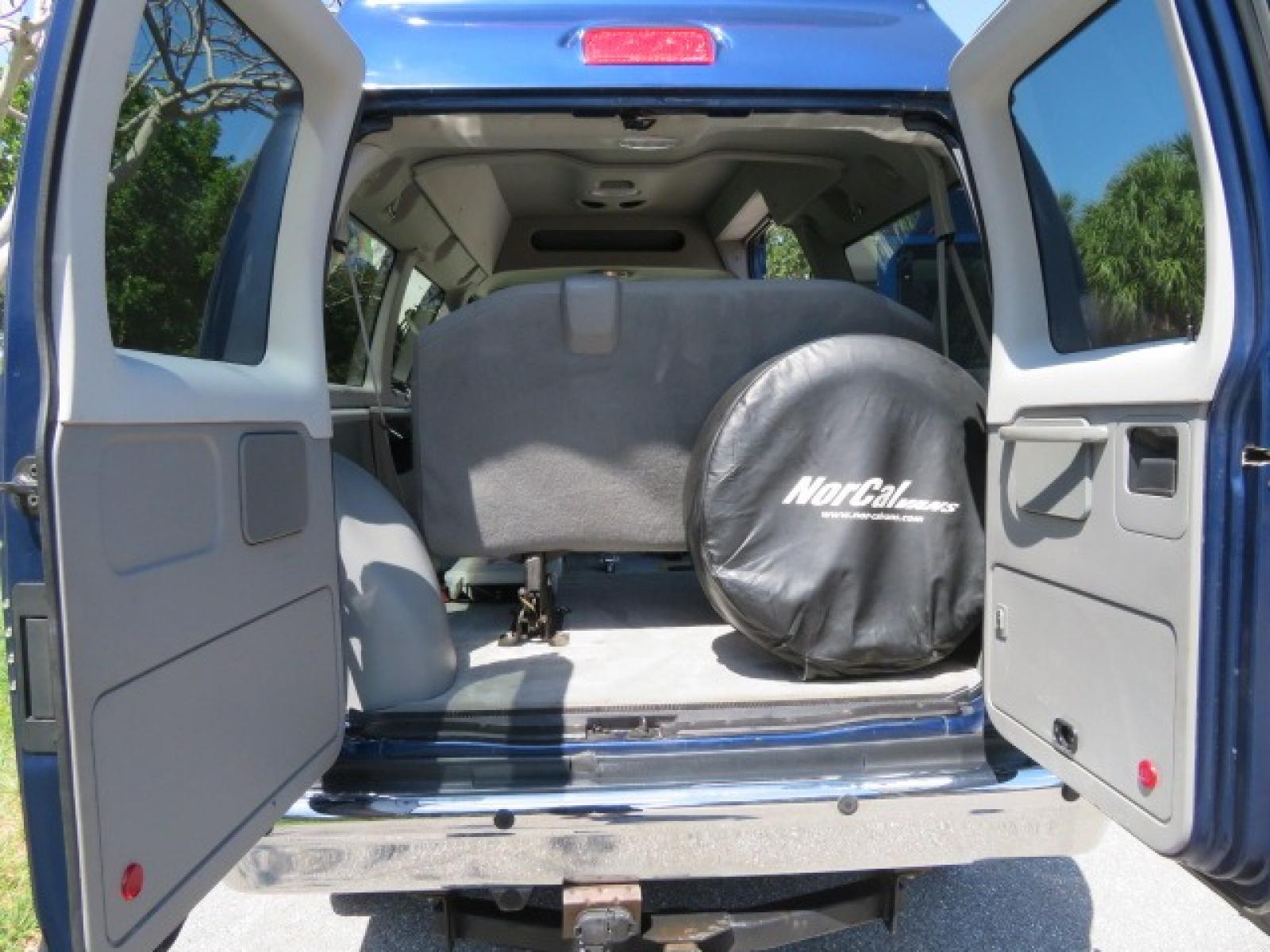 2011 Dark Blue /Gray Ford E-Series Wagon E-350 XLT Super Duty (1FBNE3BS4BD) with an 6.8L V10 SOHC 20V engine, located at 4301 Oak Circle #19, Boca Raton, FL, 33431, (954) 561-2499, 26.388861, -80.084038 - Photo #84